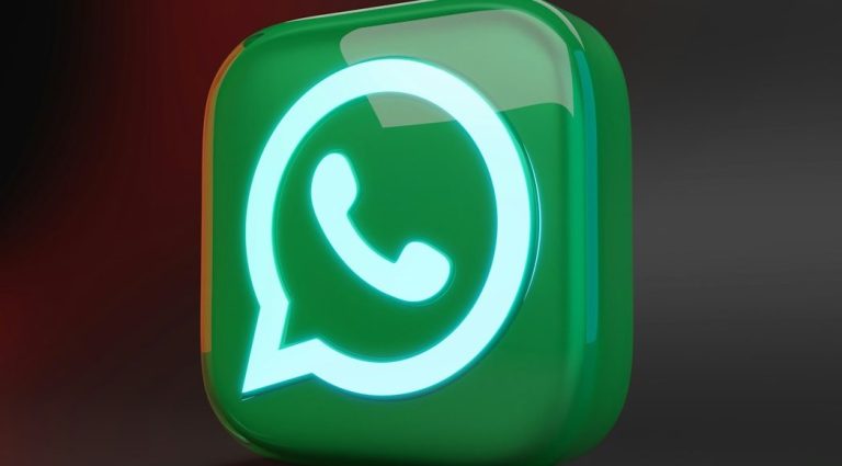 Texte erstellen lassen? Jetzt Anfrage per WhatsApp stellen Grünes WhatsApp-Logo mit einem weißen Telefonhörer auf schwarzem Hintergrund. Jetzt WhatsApp Nachricht schicken!